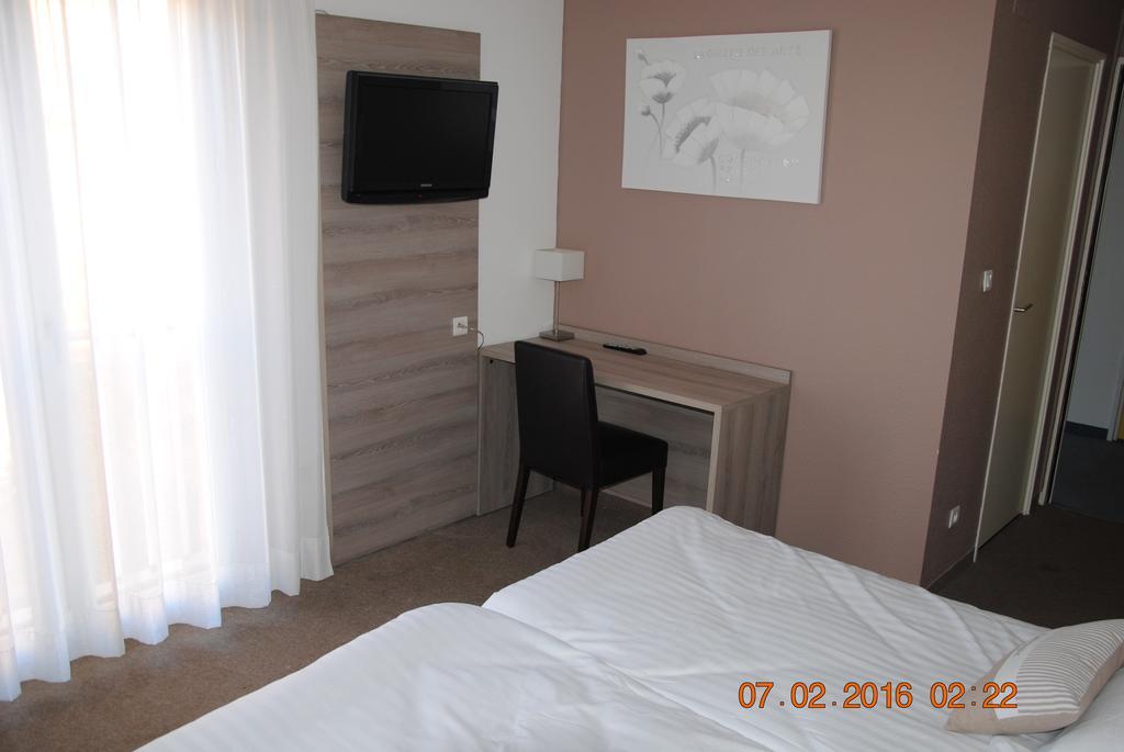 Hotel Albizzia Valras-Plage Bagian luar foto