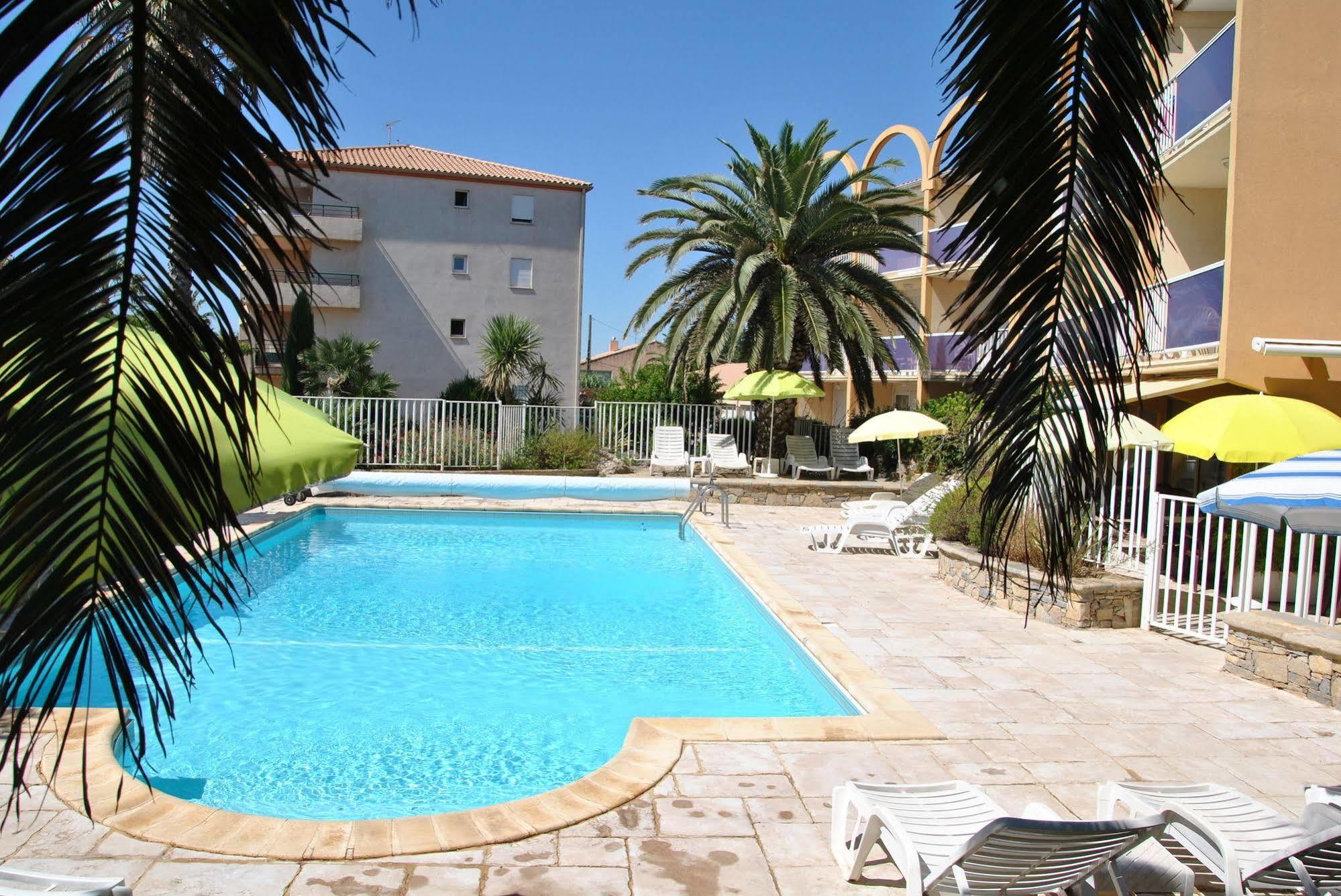 Hotel Albizzia Valras-Plage Bagian luar foto